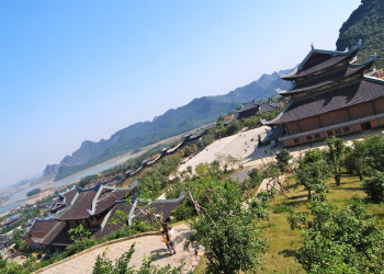 Огромный храмовый комплекс Байдинь – фотографии Вьетнама