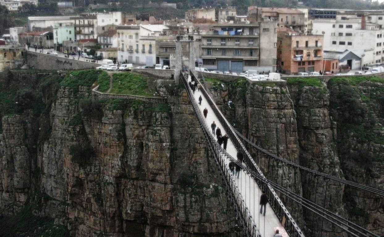 Висячий мост. Вид сверху. Константина. Алжир – фотографии Алжира