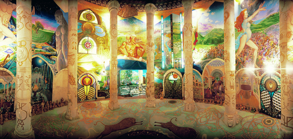 Подземные храмы Даманхура среди Граанских Альп в Северной Италии – фотографии Италии