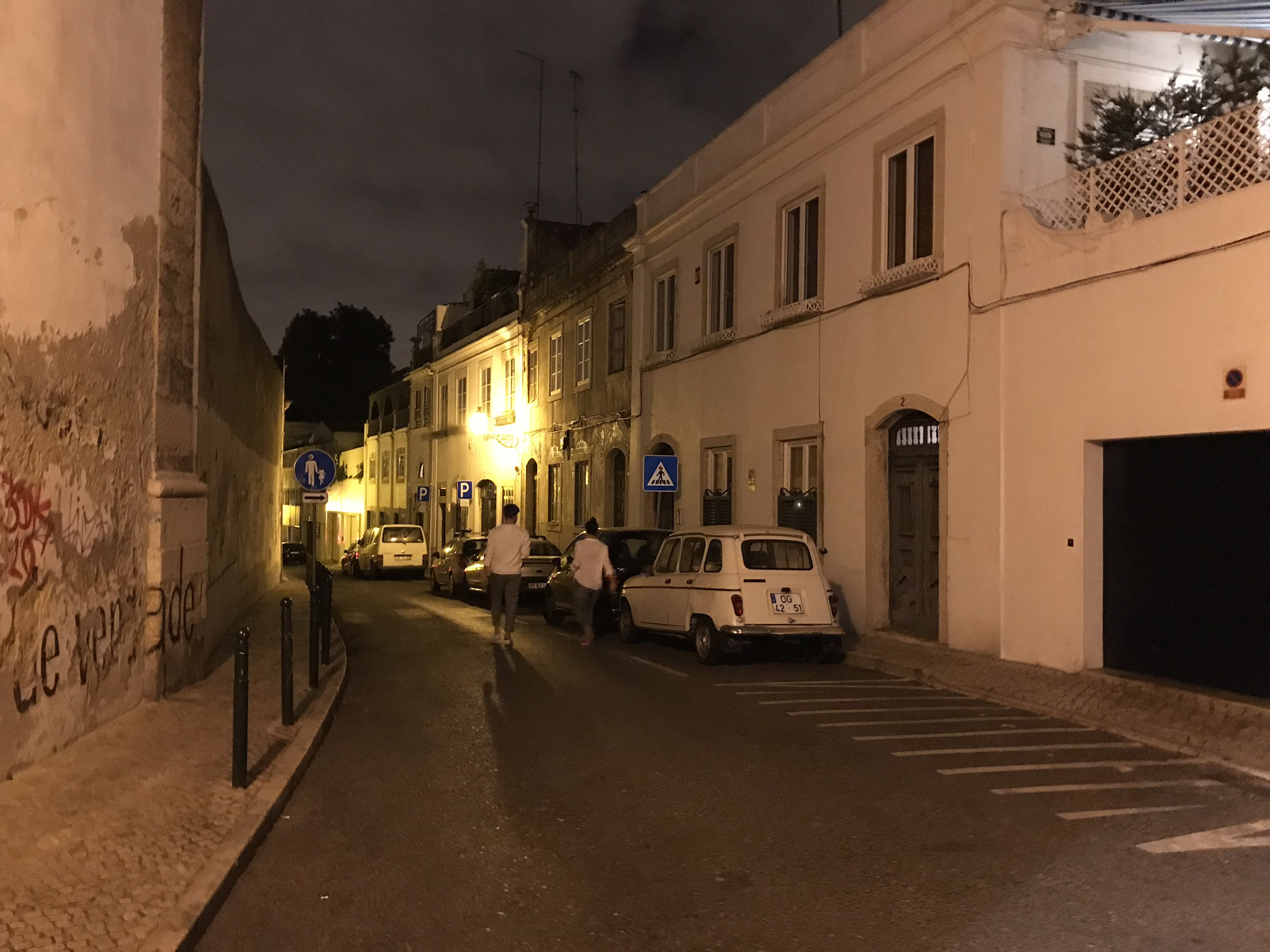 Тихие улочки ночного Лиссабона – фотографии Португалии