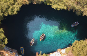 Знаменитая пещера-озеро Мелиссани в Греции – фотографии Греции