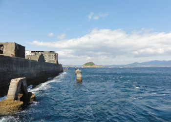 Остров Мицубиси Гункандзима (Gunkanjima), Япония – фотографии Японии