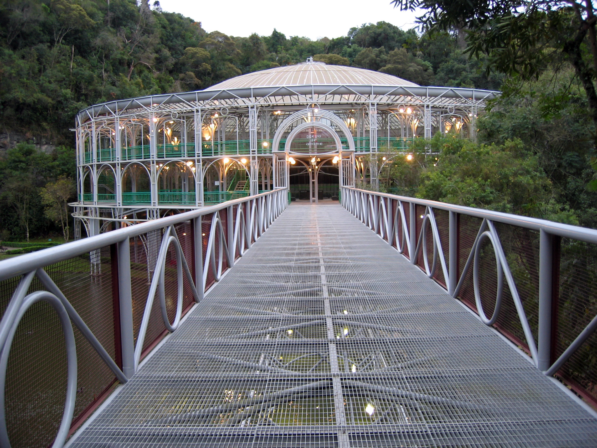 Опера-де-Араме (Opera de Arame) в Куритибе – фотографии Бразилии