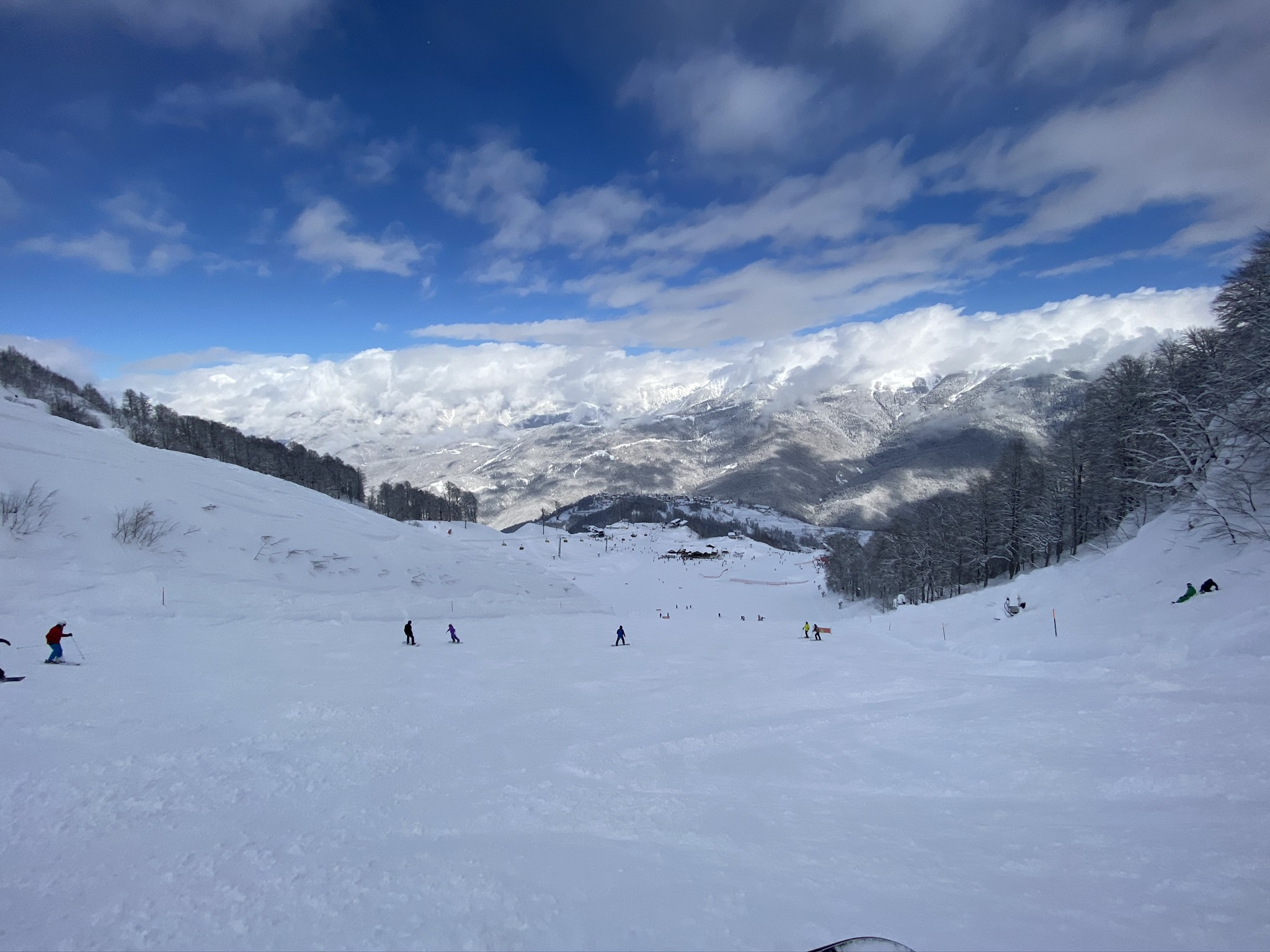 Вид на высоту 1600 на Розе Хутор – фотографии России