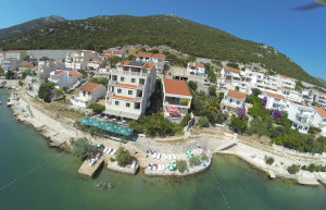 Платформенные пляжи Неума – фотографии Боснии и Герцеговины