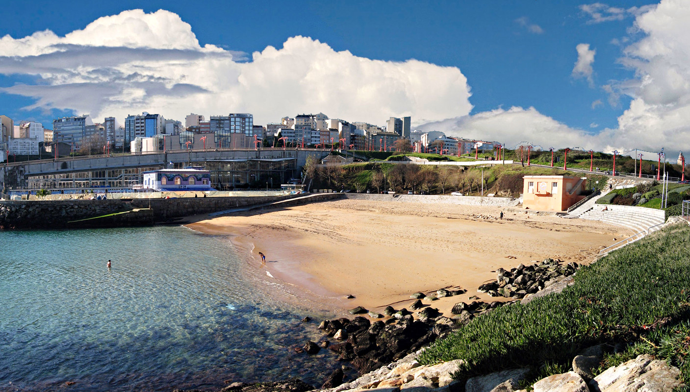 Пляж Сан-Амаро в городе Ла-Корунья – фотографии Испании