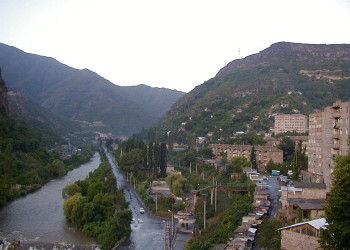 Город и река. Алаверди. Армения. – фотографии Армении