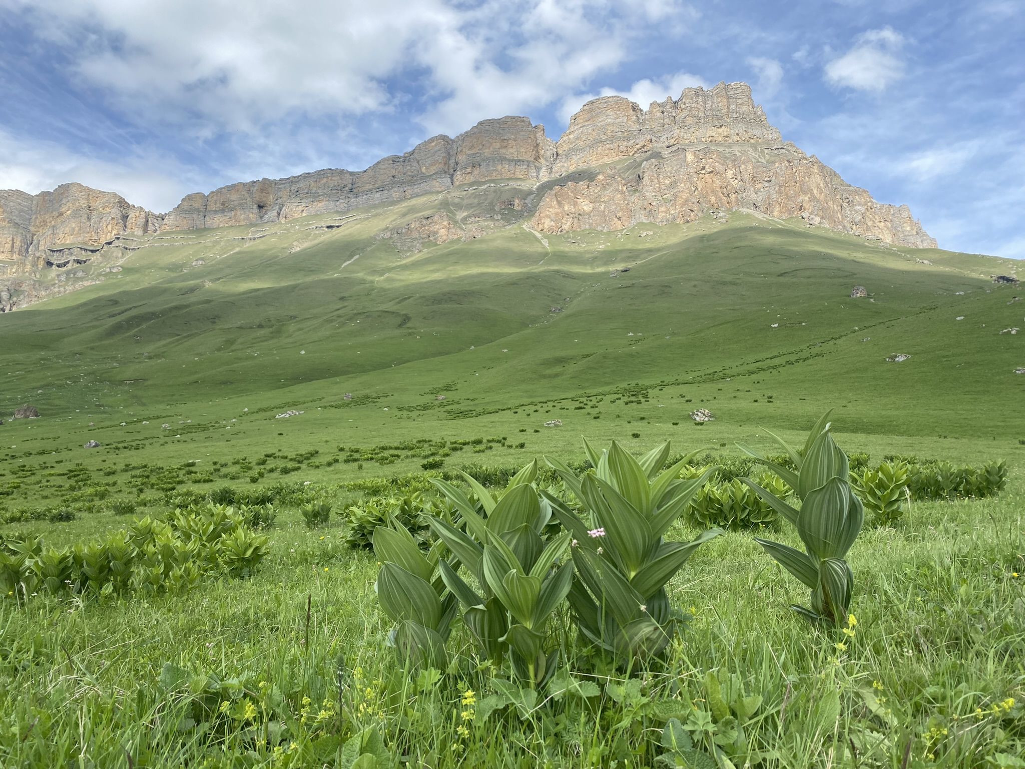 Горные пейзажи перевала Актопрак в Кабардино-Балкарии – фотографии России