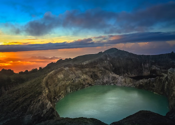 Местные сообщества считают, что озёра Келимуту в Индонезии являются домом для исконных духов – фотографии Индонезии