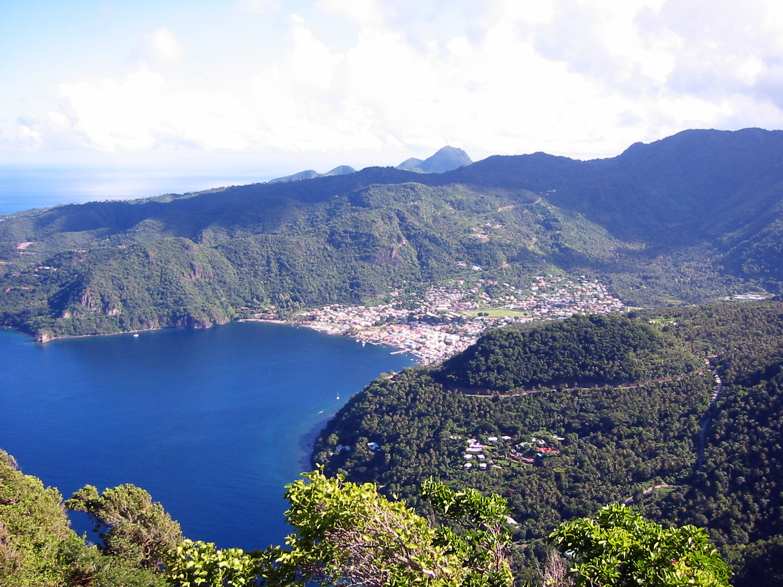Город Суфриер в одноимённом заливе на Сент-Люсии – фотографии Сент-Люсии