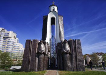 Остров слёз в Минске, памятник погибшим в Афганистане – фотографии Беларуси