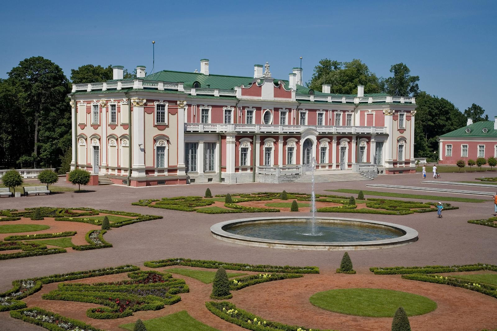 Кадриоргский дворец (Kadriorg) в Эстонии – фотографии Эстонии