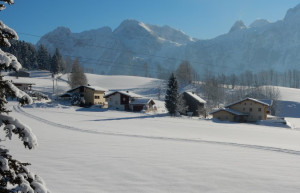 Заснеженные домики. Абтенау. Австрия. – фотографии Австрии