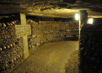 Экскурсия в Парижские катакомбы – фотографии Франции