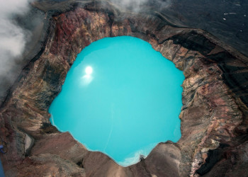 Вид сверху на вулкан Малый Семячик – фотографии России