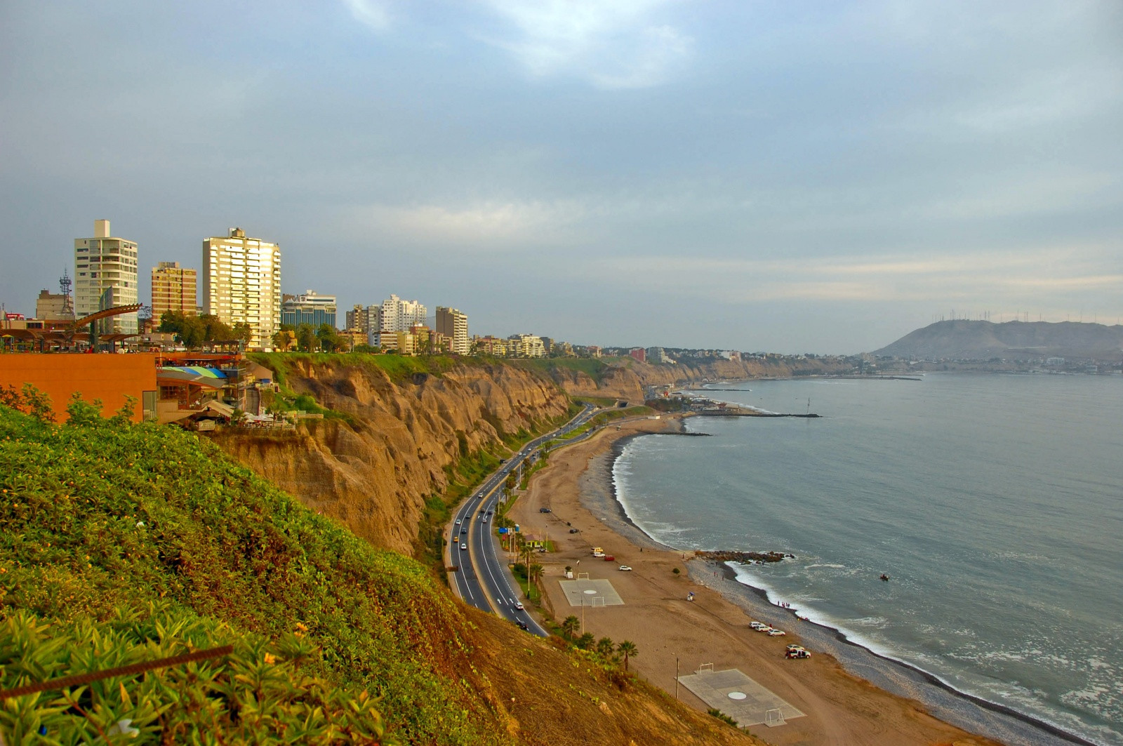 Побережье района Мирафлорес (Distrito de Miraflores) в Лиме – фотографии Перу