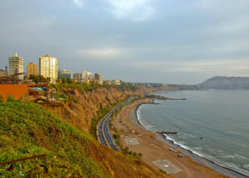 Побережье района Мирафлорес (Distrito de Miraflores) в Лиме – фотографии Перу