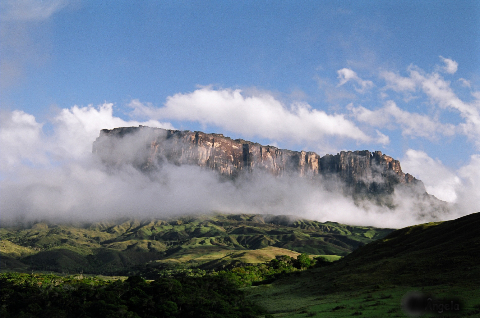 Гора Рорайма (Tepuy Roraima) в джунглях Амазонки, Венесуэла – фотографии Венесуэлы