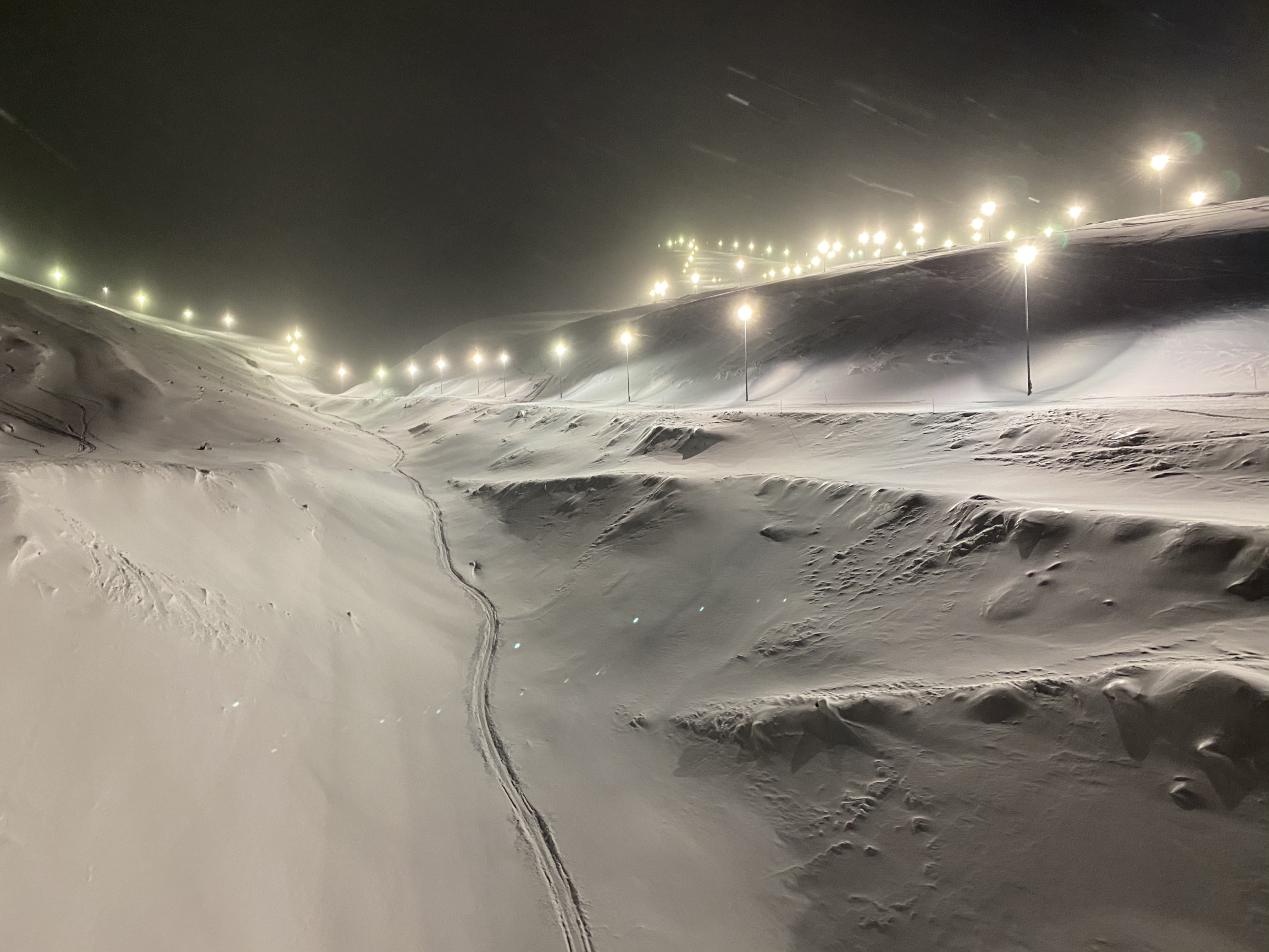 Вечерняя подсветка на курорте Большой Вудьявр – фотографии России