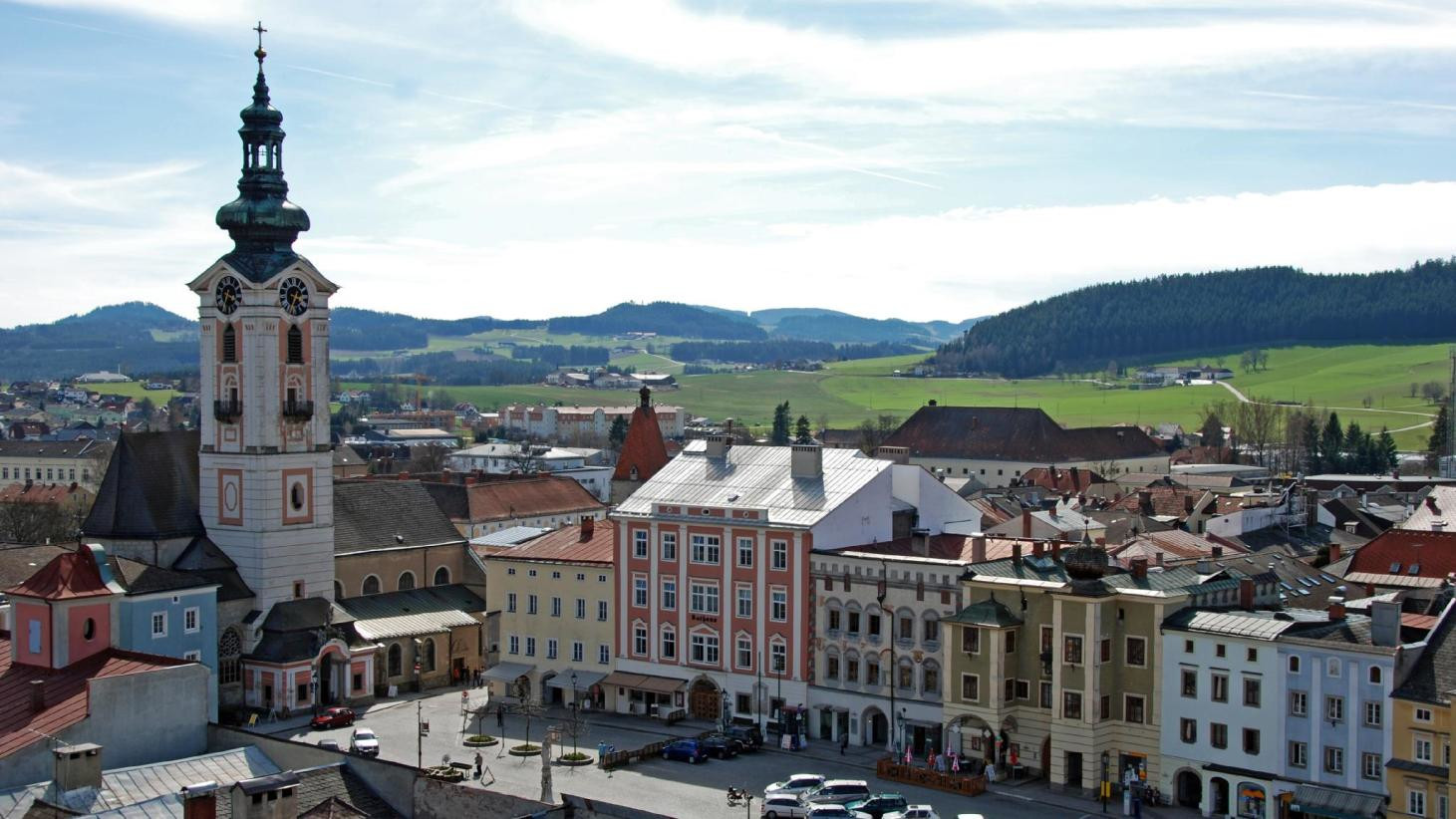 Архитектура главной площади Фрайштадта. Австрия – фотографии Австрии