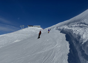 Южный склон Розы Хутор, недалеко от верхней станции подъёмника Эдельвейс – фотографии России