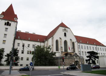 Замок Винер-Нойштадт (Burg in Wiener Neustadt) – фотографии Австрии