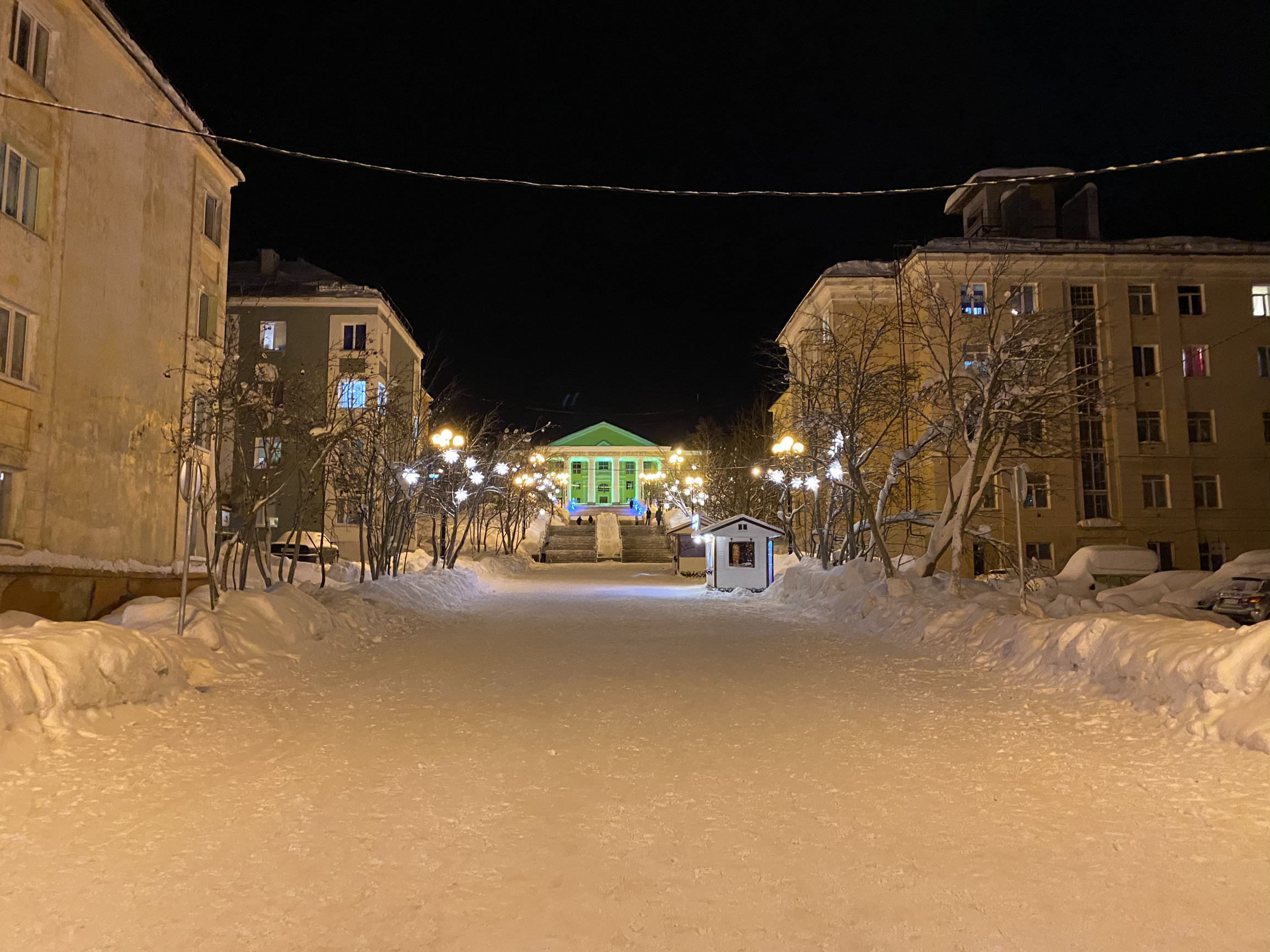 Прогулка по Курортному бульвару в Кировске – фотографии России