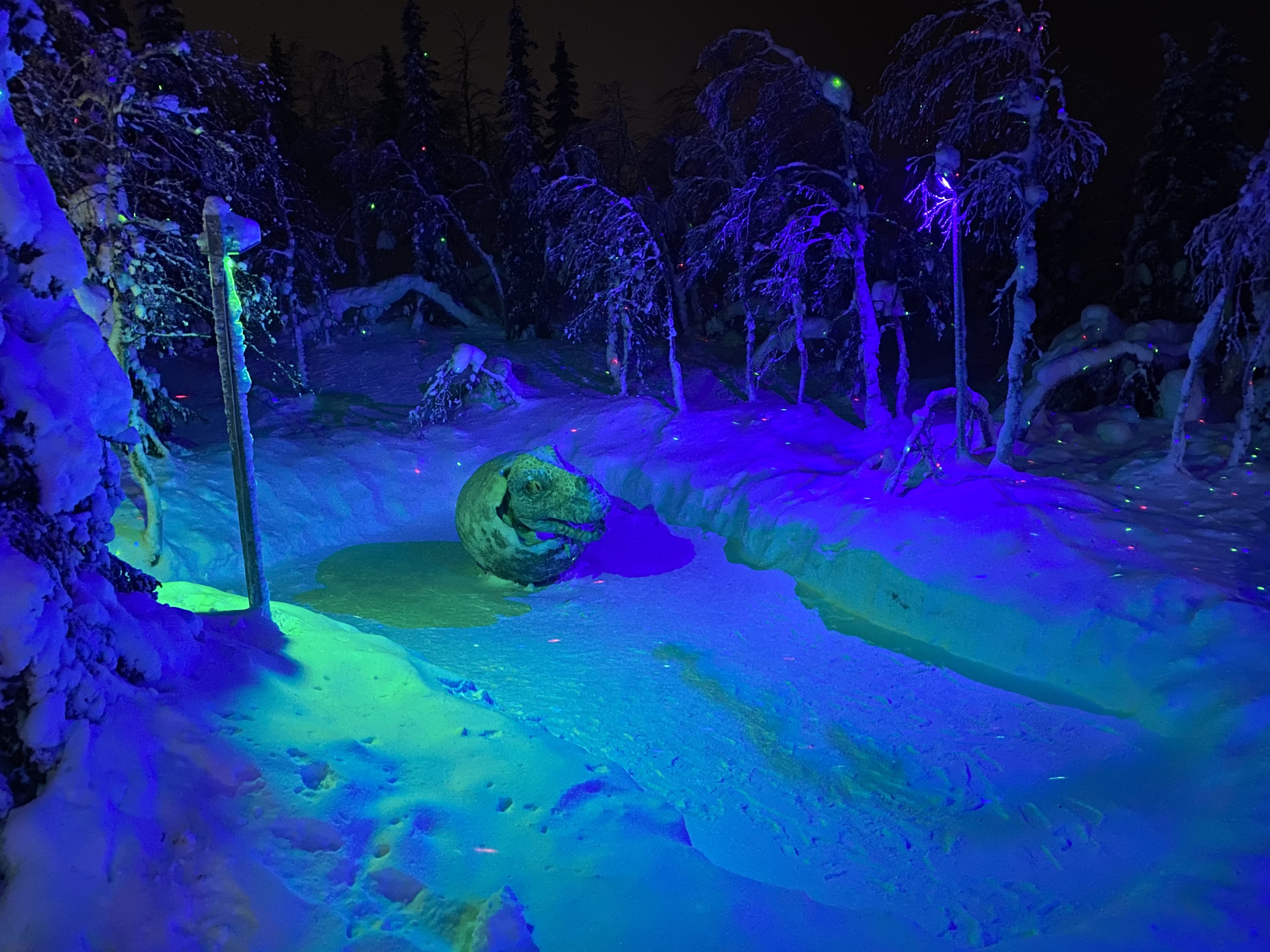 Динозавр в парке «Таинственный лес», Кировск, Мурманская область – фотографии России