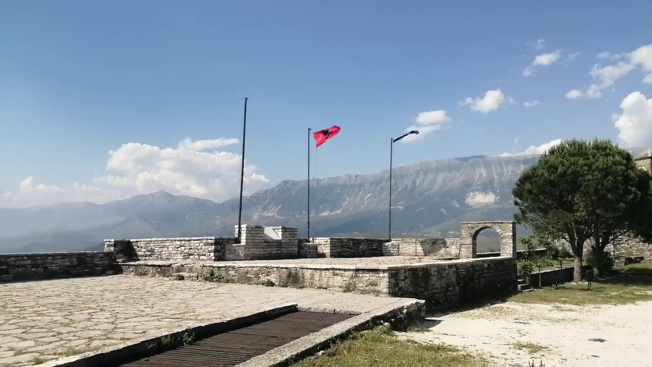 Смотровая площадка. Гирокастра. Албания. – фотографии Албании