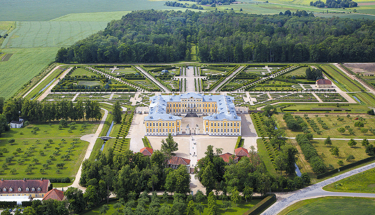 Рундальский дворец (Rundāle Palace) в Латвии – фотографии Латвии