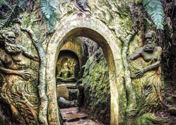 Живописные руины парка Паронелла (Paronella Park), Кэрнс, Австралия – фотографии Австралии