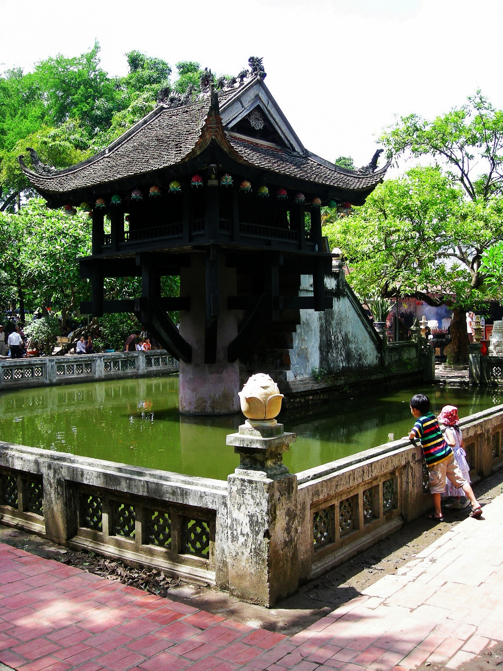 Пагода на одном столбе в городе Ханой – фотографии Вьетнама