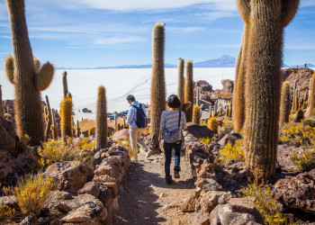 Озеро боливийской пустынной равнины Солончак Ую́ни (Salar de Uyuni) – фотографии Боливии