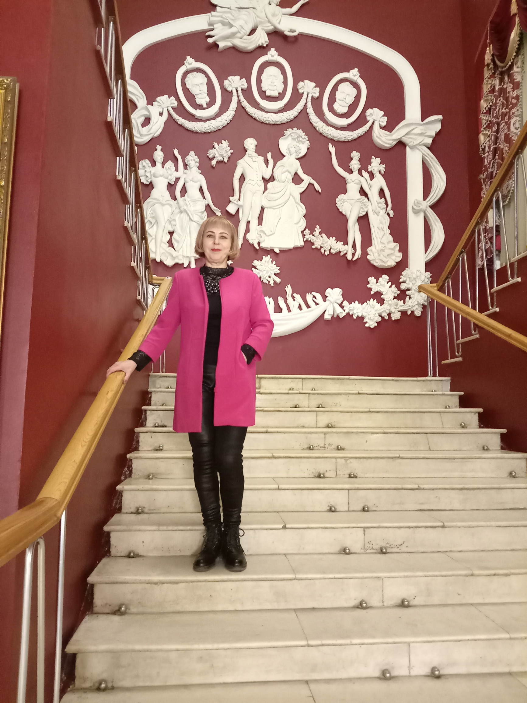 В Екатеринбургском театре. – фотографии России