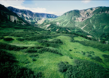 Находясь в Долине гейзеров, вы окружены живописными полями с красочными склонами – фотографии России