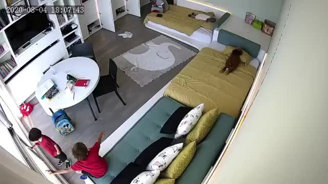 Дети во время взрыва в Бейруте – видео Ливана