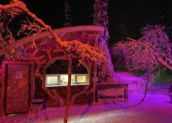 Кафе в «Таинственном лесу», Кировск – фотографии России