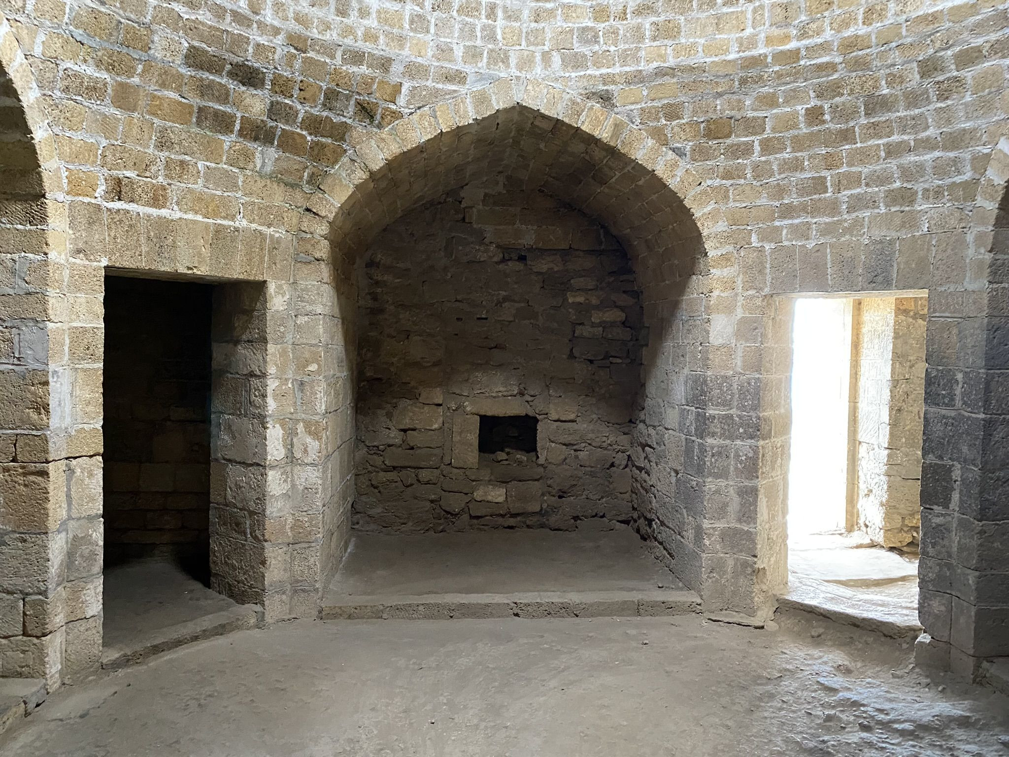 Подземные бани цитадели Нарын-кала, фото 3 – фотографии России