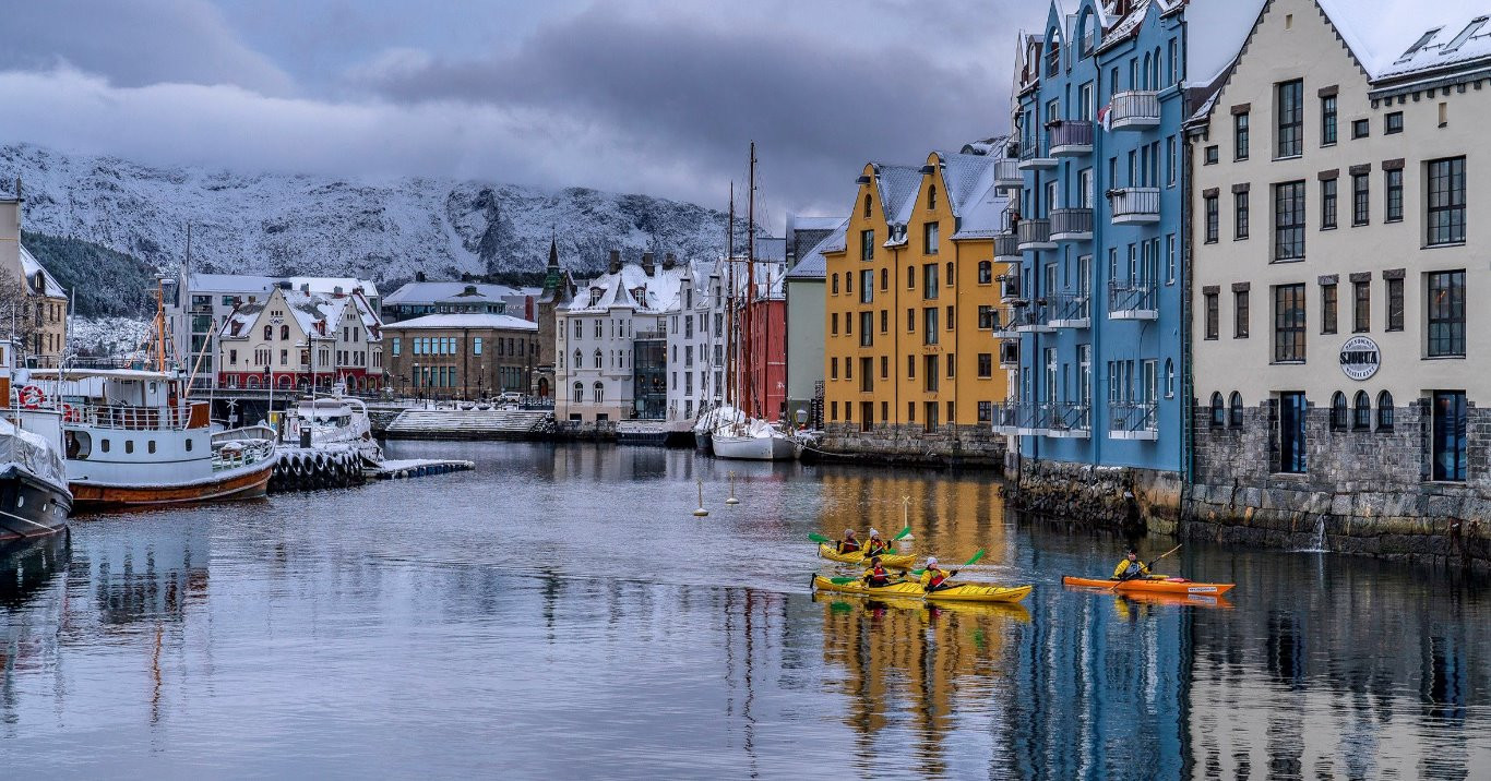 Олесунн (Ålesund) с воды, Норвегия – фотографии Норвегии
