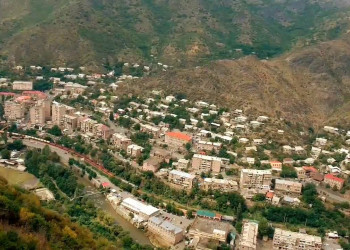 Жилые дома с высоты. Алаверди. Армения. – фотографии Армении