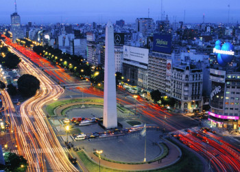 Обелиск в Буэнос Айрос. Аргентина. – фотографии Аргентины