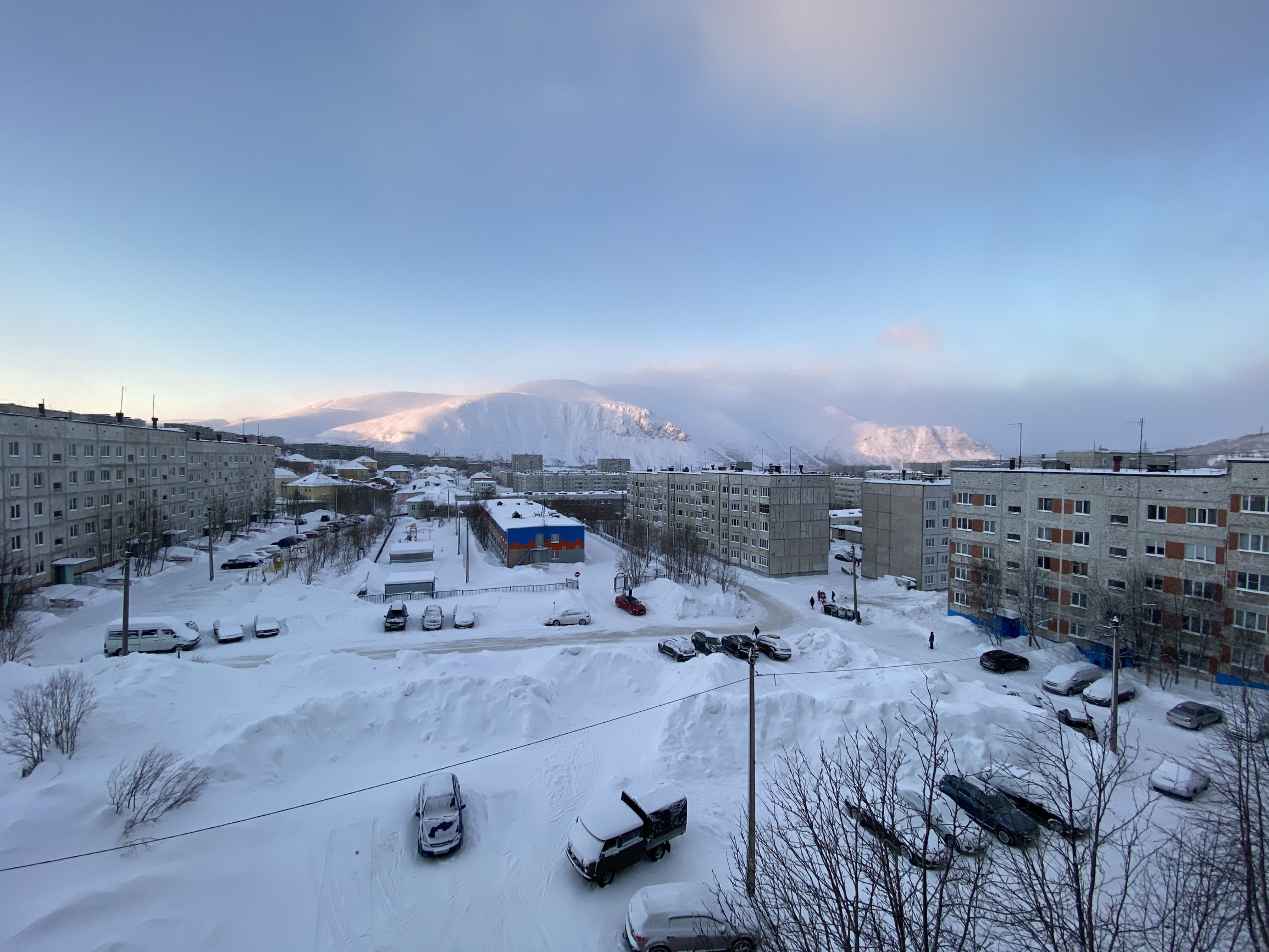 Кировск и горы, вид из окна – фотографии России