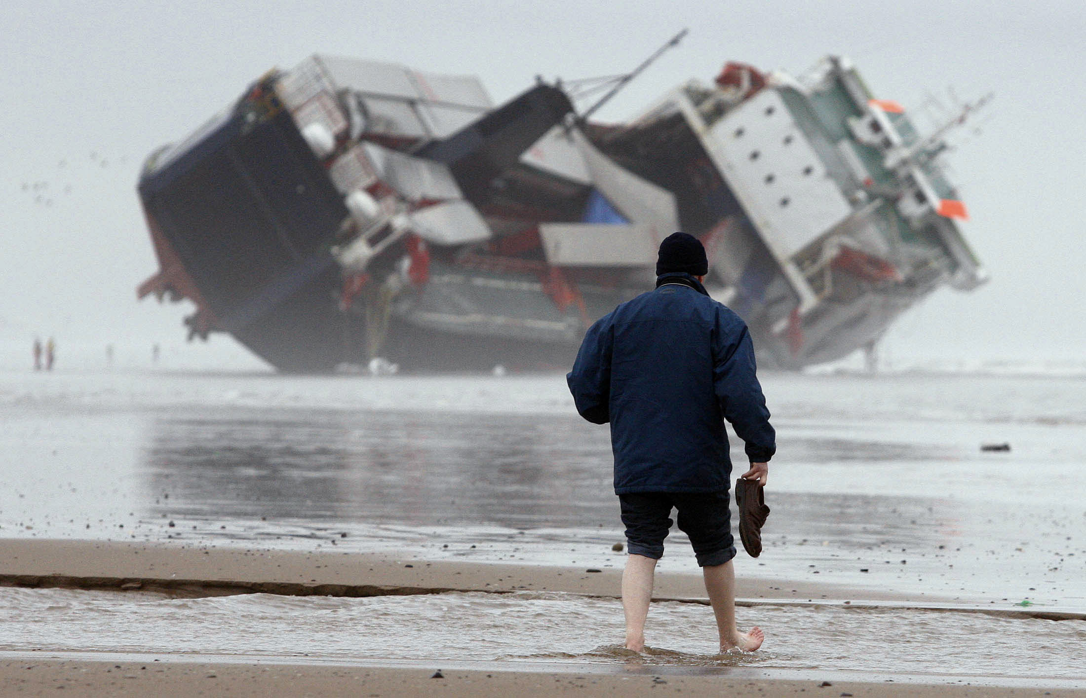 Судно Riverdance, севшее на мель в Blackpool, Англия – фотографии Великобритании