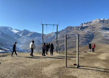 Горные качели в Северной Осетии, Россия – фотографии России