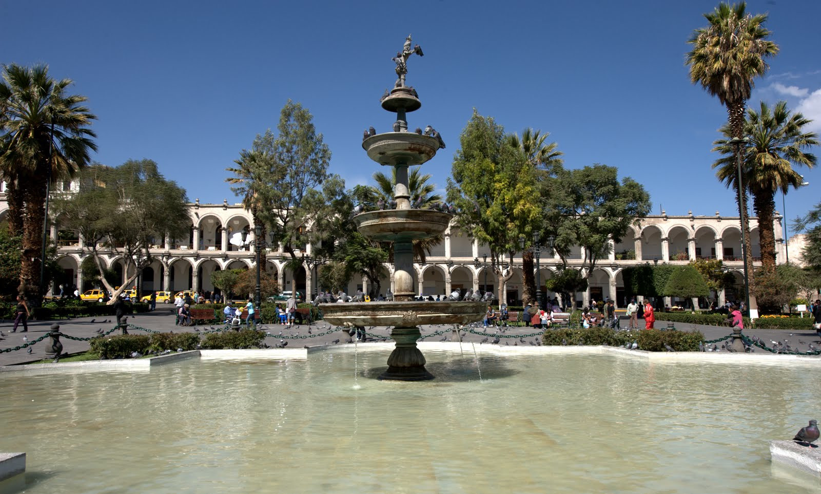 Пласа-де-Армас в городе Арекипа – фотографии Перу