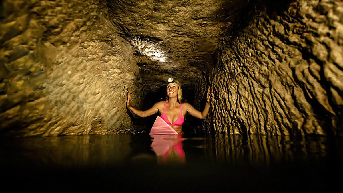 Затопленный туннель в катакомбах Парижа – фотографии Франции