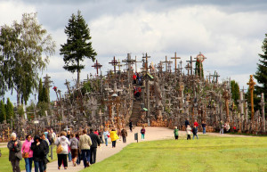 Гора Крестов в Литве тесно связана с множественными войнами и восстаниями – фотографии Литвы