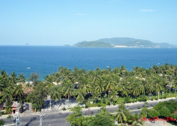 Вид на остров Хонче с набережной Нячанга – фотографии Вьетнама