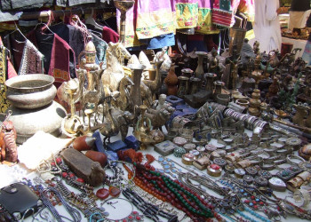 Рынок разных побрякушек. Афганистан – фотографии Афганистана