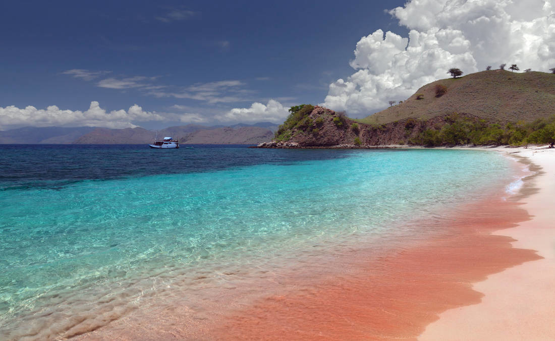 Экзотический розовый пляж (Pink Sands Beach), остров Харбор, Багамские острова – фотографии Багамских островов